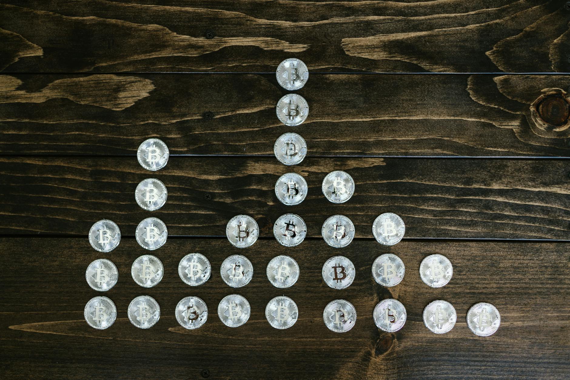 crypto pyramide strategie — Foto: RDNE Stock project (Pexels)