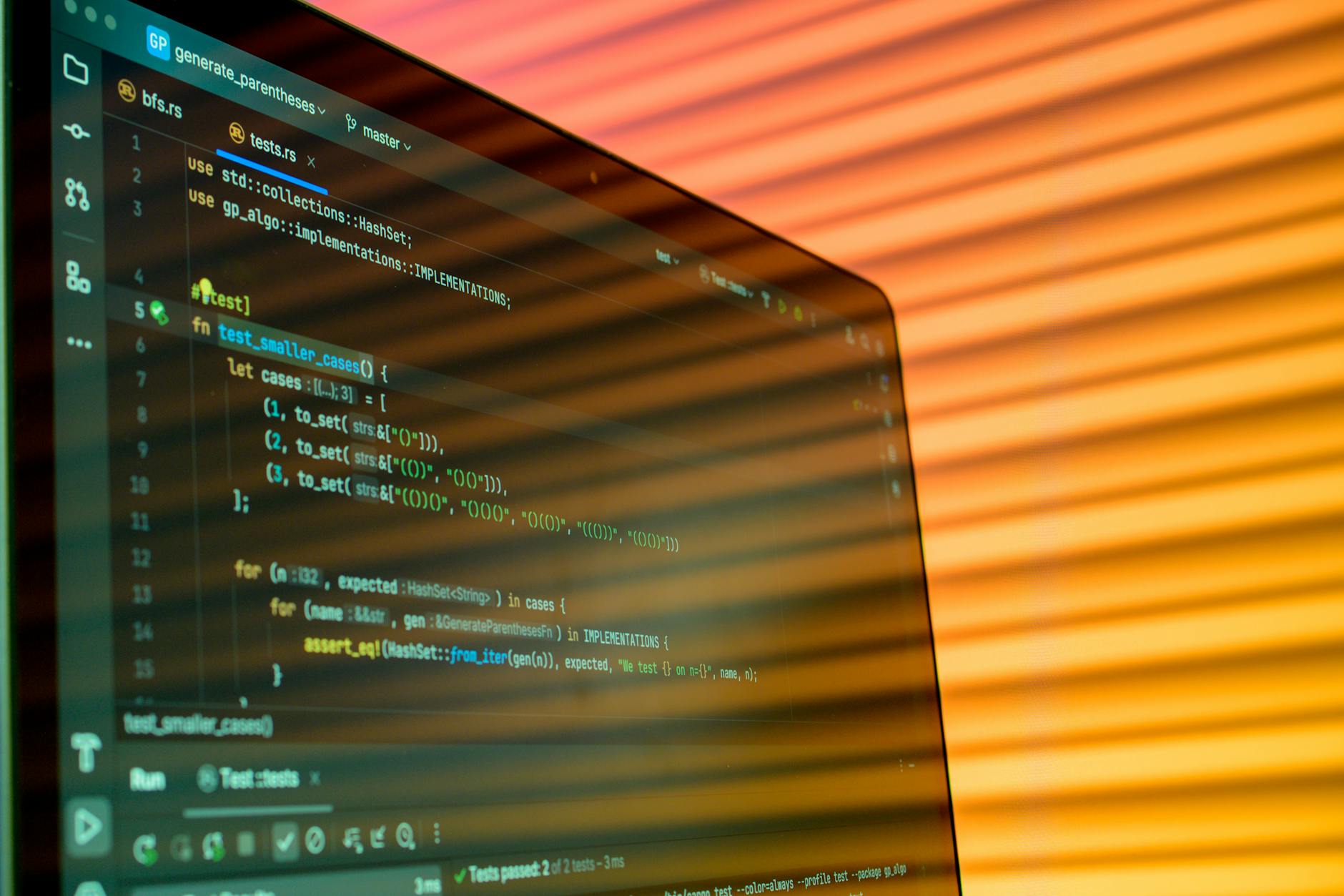 CEX vs DEX vergelijking — Foto: Daniil Komov (Pexels)